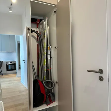 Brand New, Center, Free Parking, Ac Apartment Pressburg