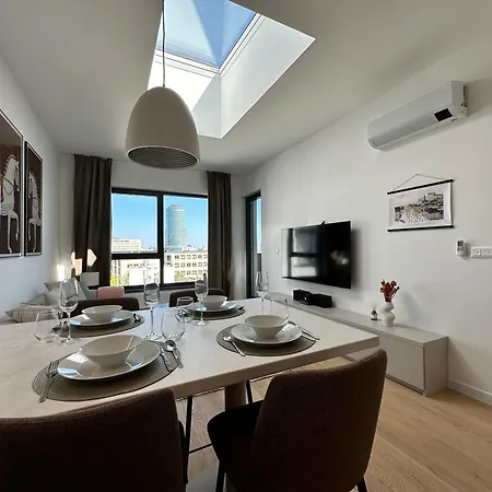 Apartamento Brand New, Center, Free Parking, Ac