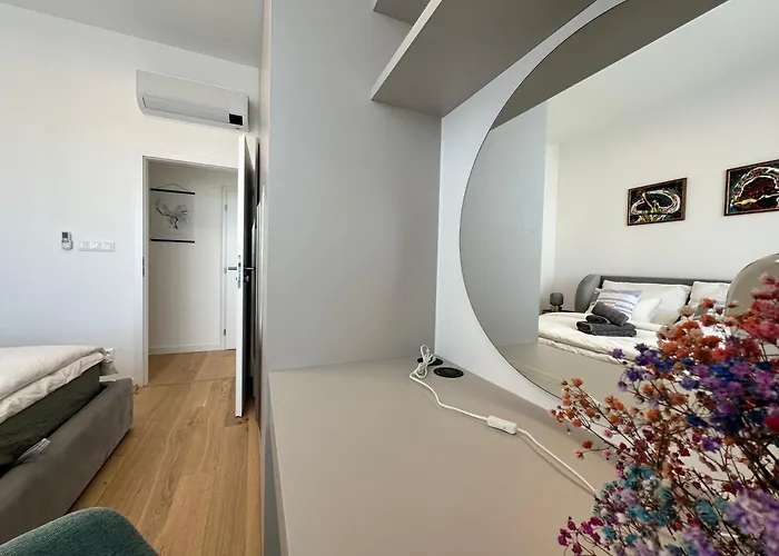 Brand New, Center, Free Parking, Ac דירה *